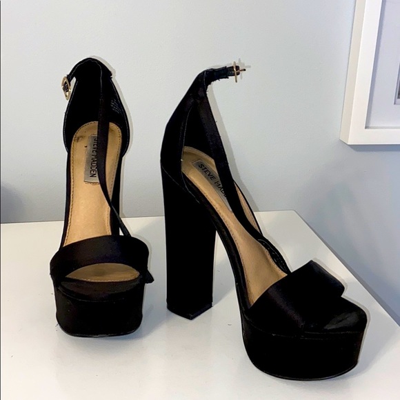 Steve Madden Shoes - Steve Madden Platform Heel